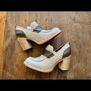 Freebird.  White snake. Brand new in box.